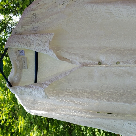 White lace button up shirt - Picture 2 of 4